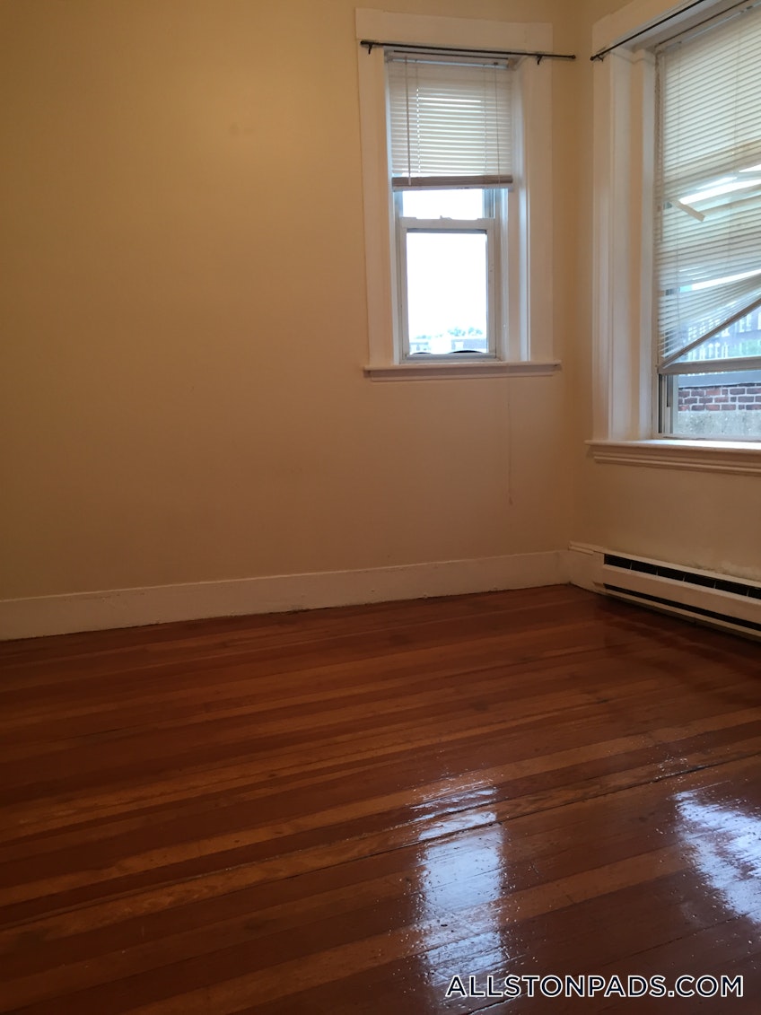 Boston - $2,100 /month