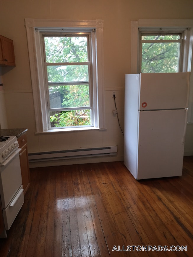 Boston - $2,100 /mo