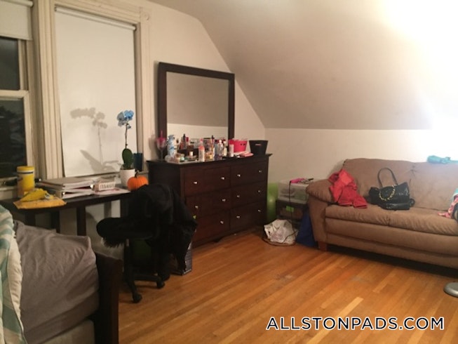 Boston - $3,600 /mo