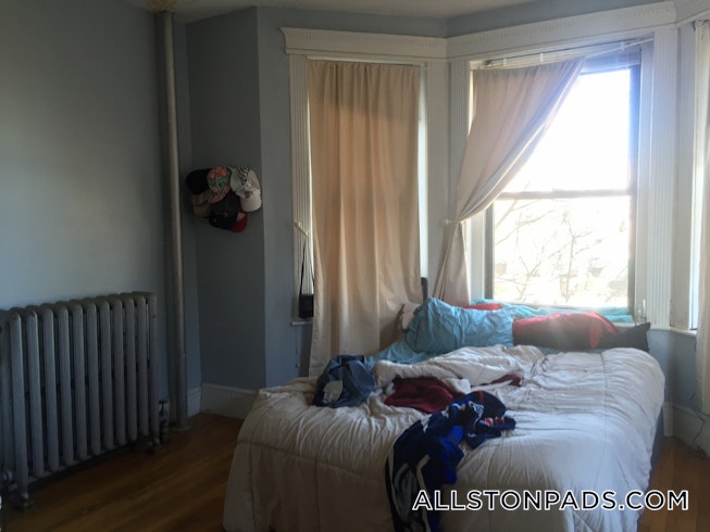 Boston - $2,500 /mo