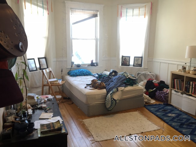 Boston - $3,900 /mo