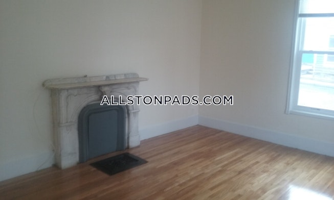 Boston - $4,400 /mo