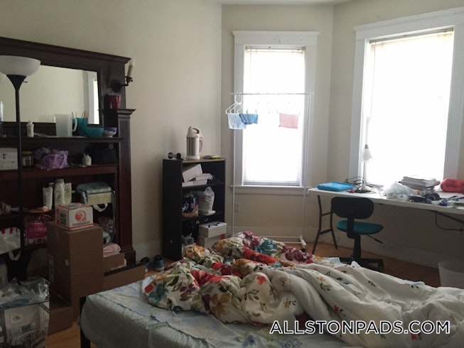 Boston - $4,100 /mo