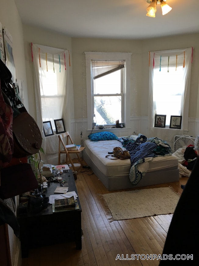 Boston - $3,900 /mo