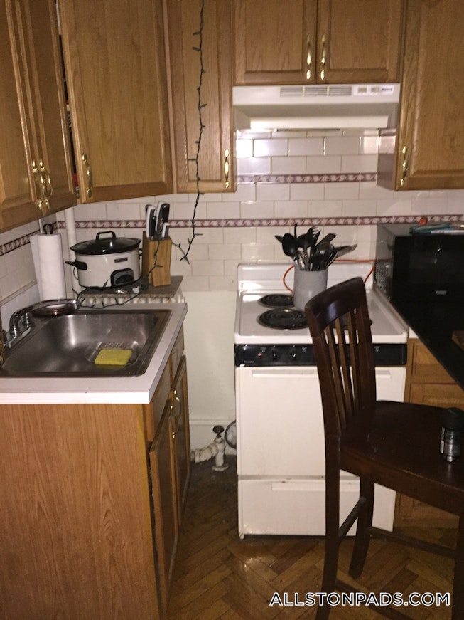 Boston - $2,450 /mo