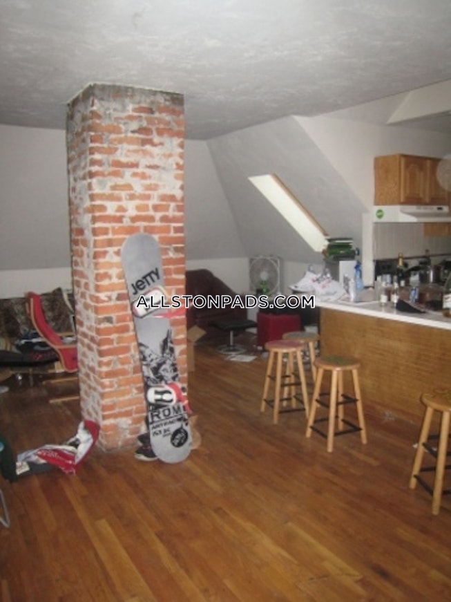 Boston - $4,900+ /mo