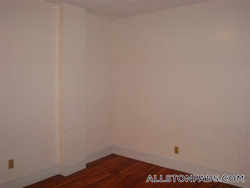 Boston - $2,200 /month