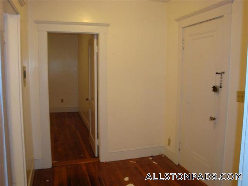 Boston - $2,200 /month