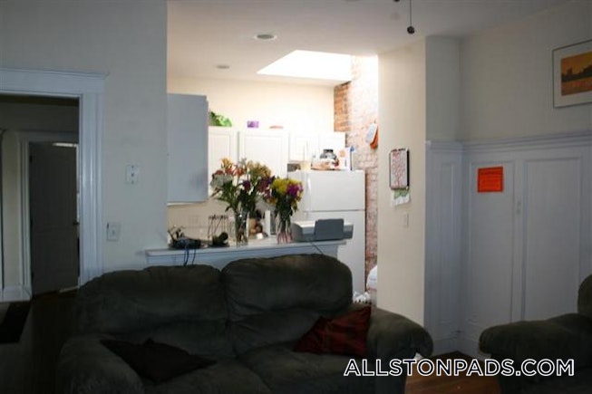 Boston - $4,200 /mo