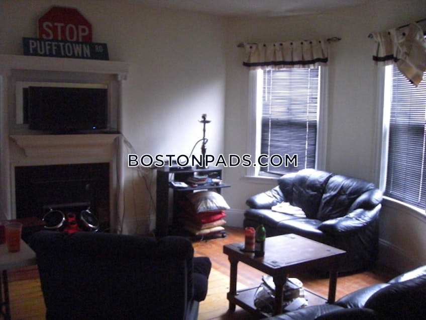 Boston - $3,495 /month