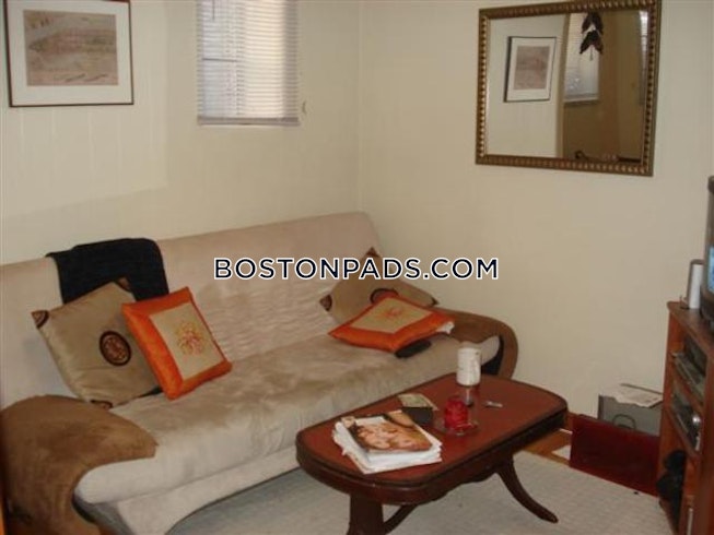 Boston - $2,500 /mo