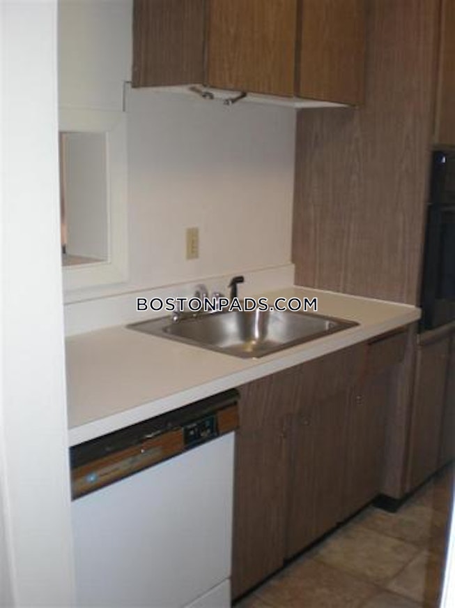 Boston - $2,050 /mo