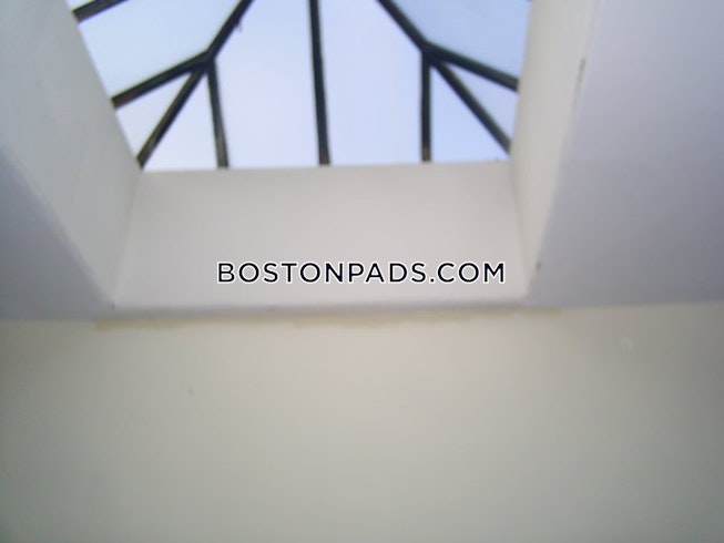 Boston - $2,550 /mo