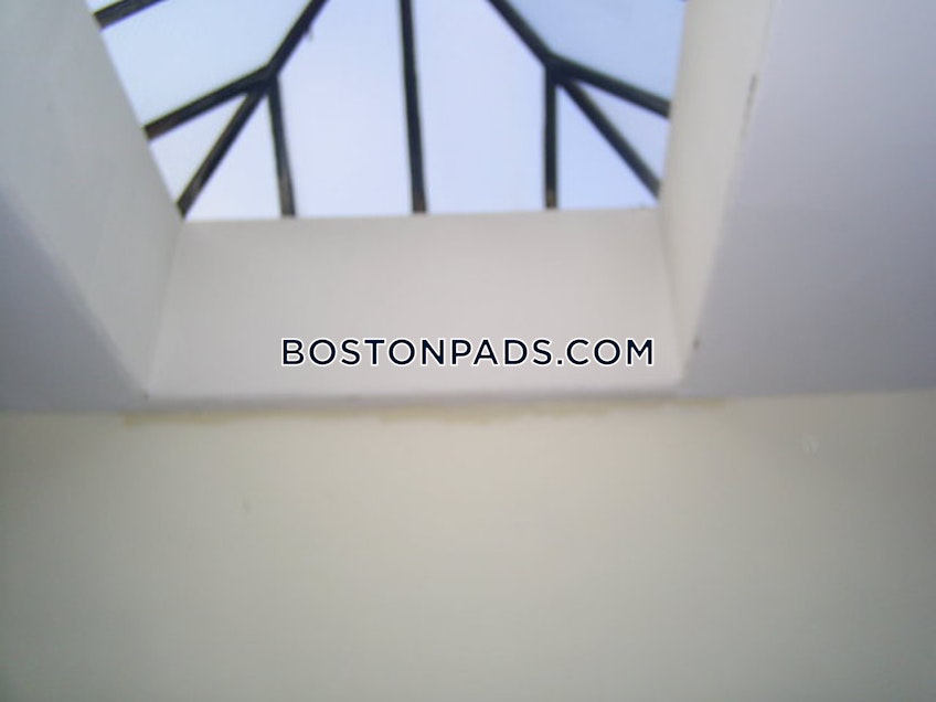 Boston - $2,550 /month