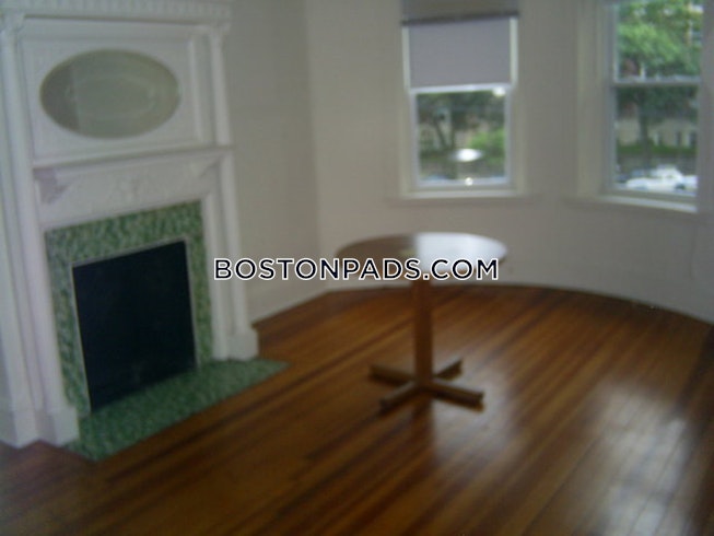 Boston - $2,550 /mo