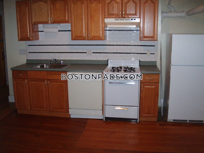 Boston - $2,200 /mo