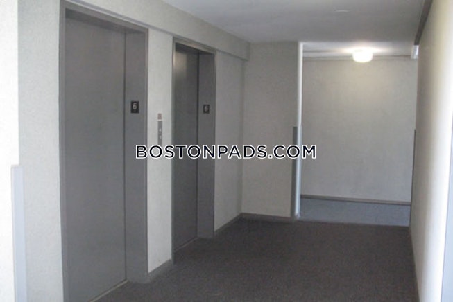 Boston - $2,100 /mo