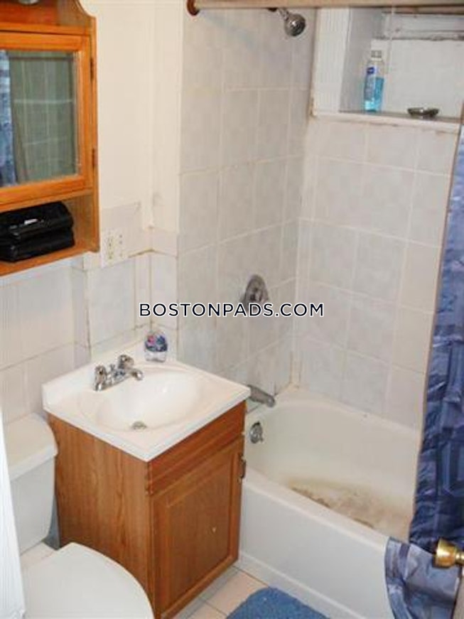 Boston - $2,200 /mo