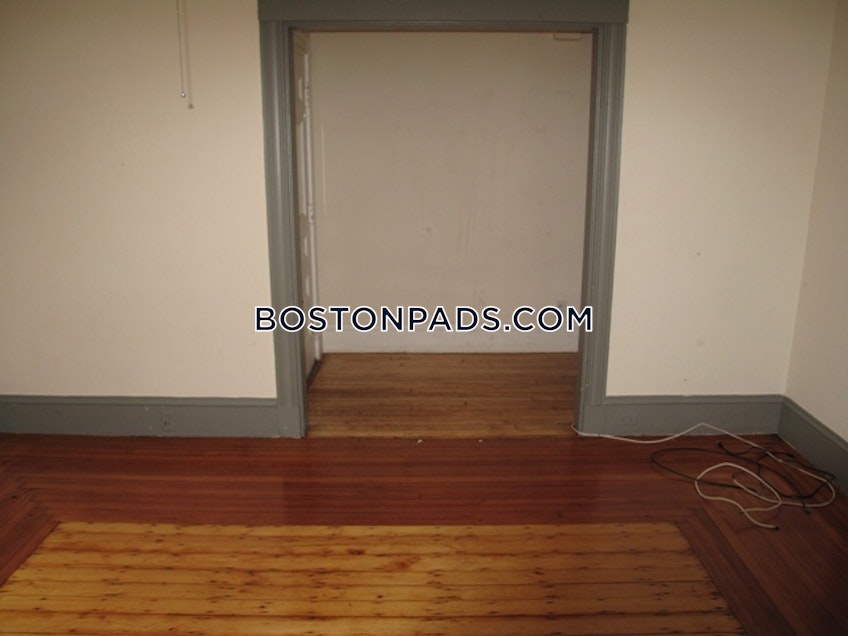 Boston - $3,495 /month