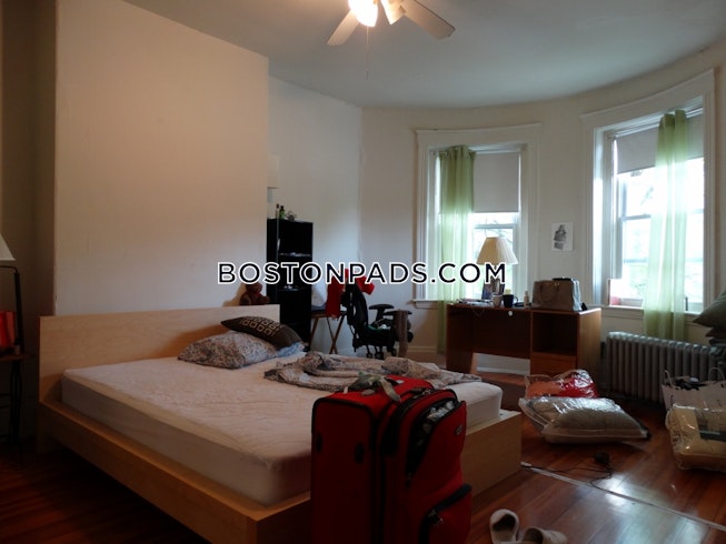 Boston - $2,625 /mo