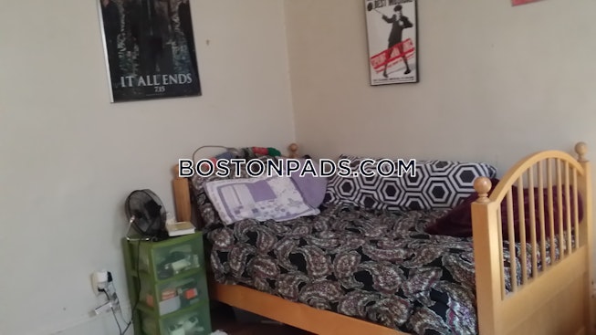 Boston - $2,100 /mo