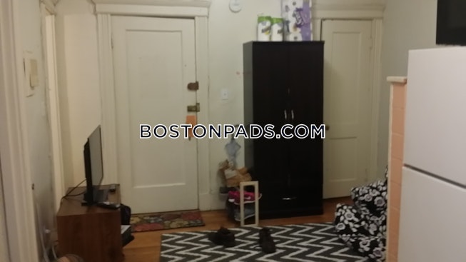 Boston - $2,100 /mo