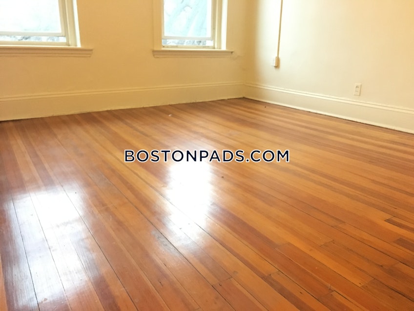 Boston - $2,550 /month