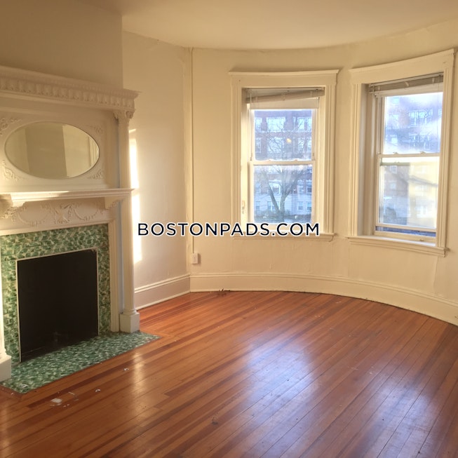 Boston - $2,550 /mo