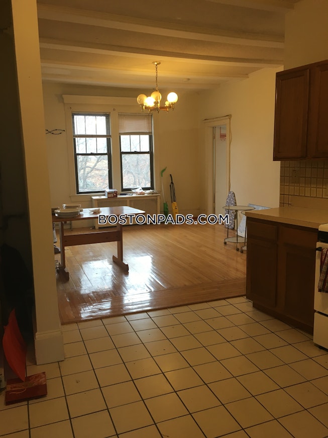 Boston - $2,500 /mo