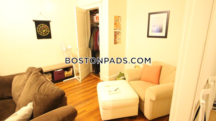 allstonbrighton-border-apartment-for-rent-2-bedrooms-1-bath-boston-2850-4555927 