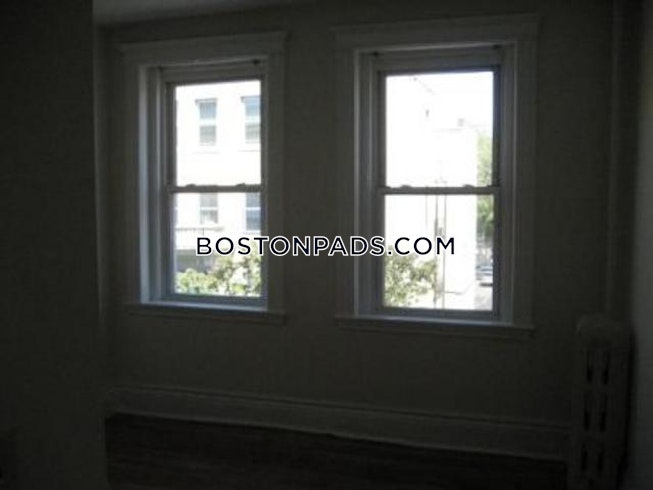 Boston - $2,500 /mo