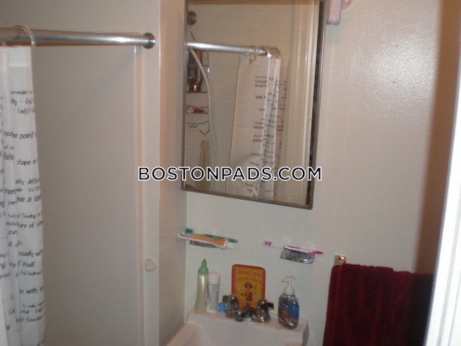 Boston - $1,600 /mo