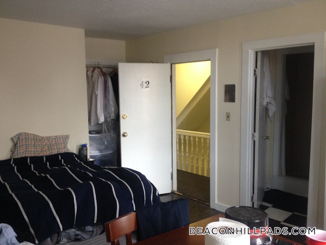 Boston - $2,350 /mo