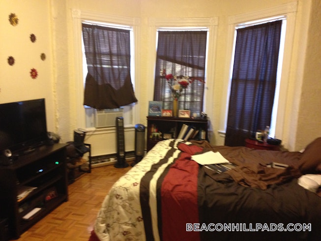 Boston - $2,300 /mo