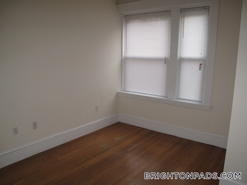 Boston - $4,550 /month