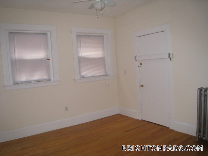 Boston - $4,550 /month