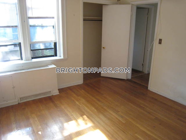 brighton-apartment-for-rent-3-bedrooms-1-bath-boston-4125-4552318 