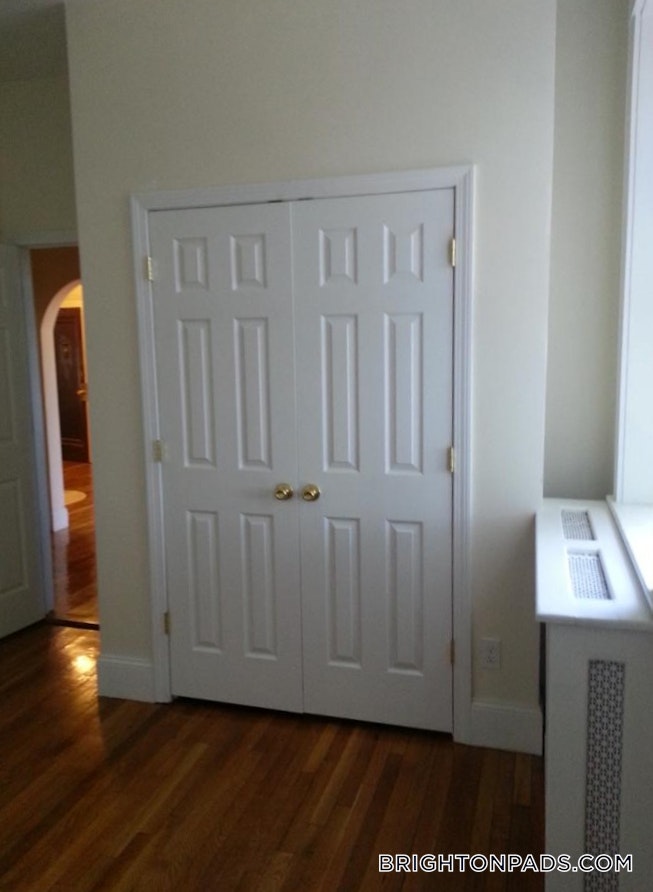 Boston - $4,500 /mo