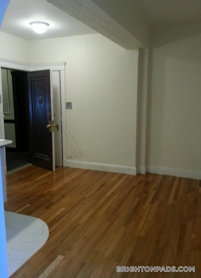 Boston - $4,500 /mo