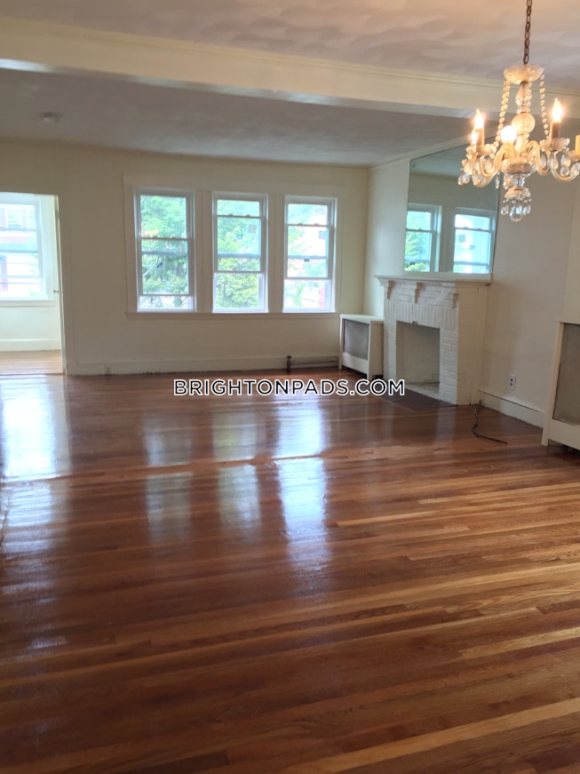 Boston - $7,200 /mo