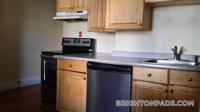 Boston - $4,000 /mo