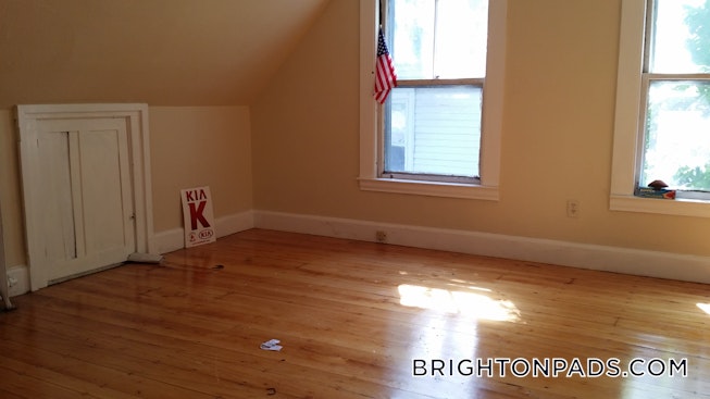 Boston - $4,000 /mo