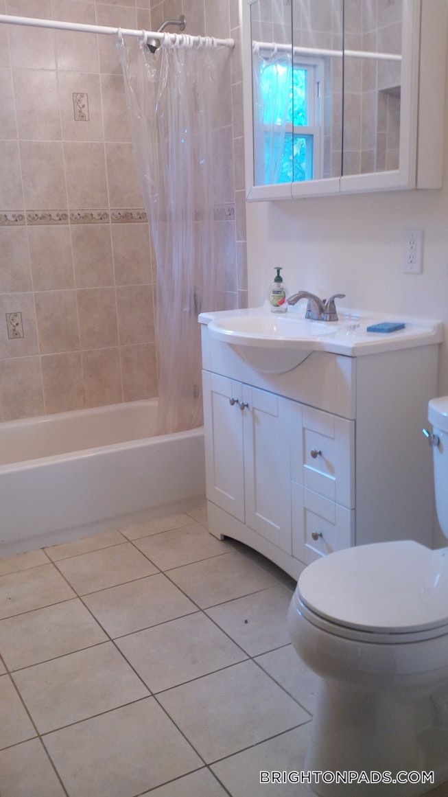 Boston - $4,000 /mo