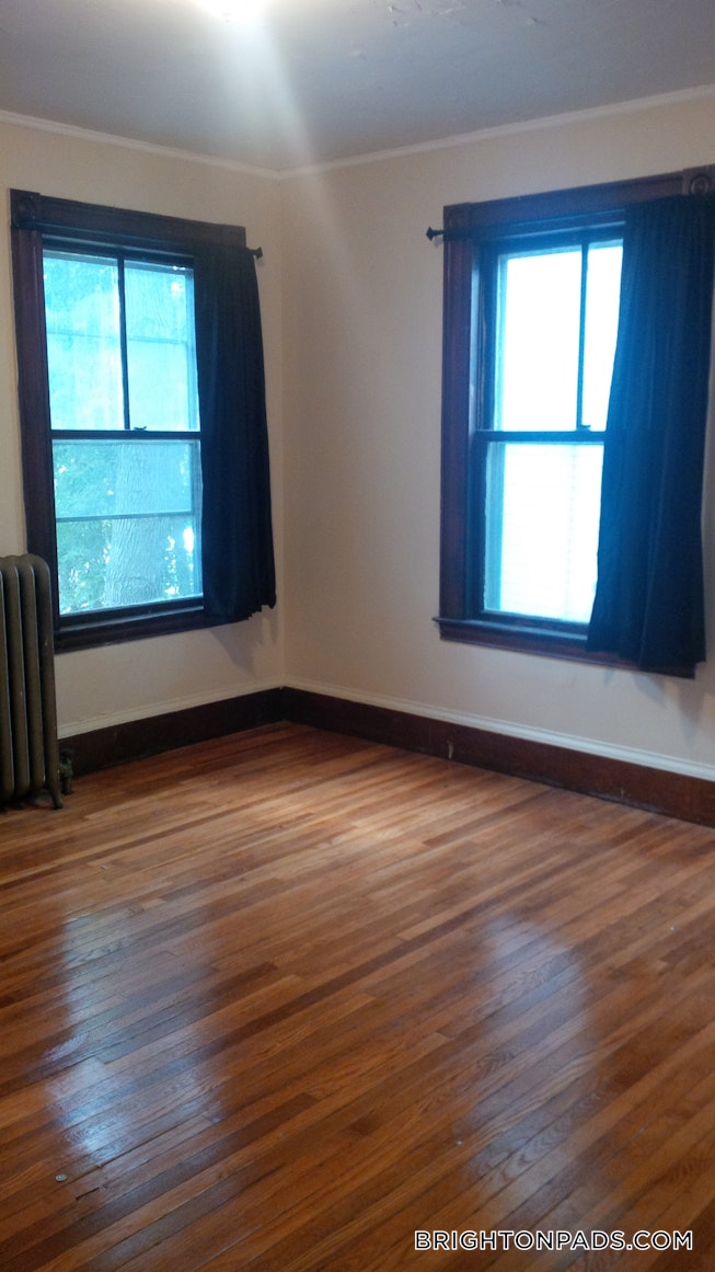 Boston - $4,000 /mo