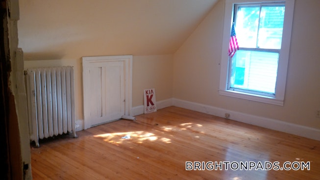 Boston - $4,000 /mo