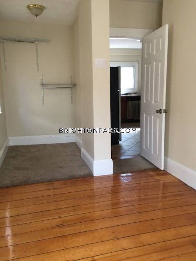 Boston - $4,000 /mo