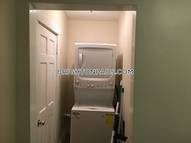 Boston - $4,000 /mo