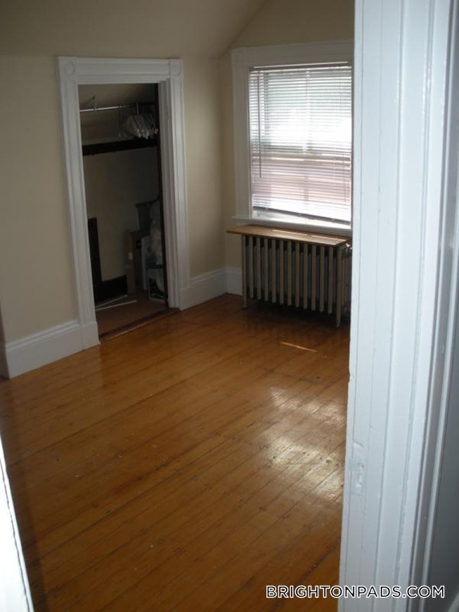 Boston - $2,500 /mo