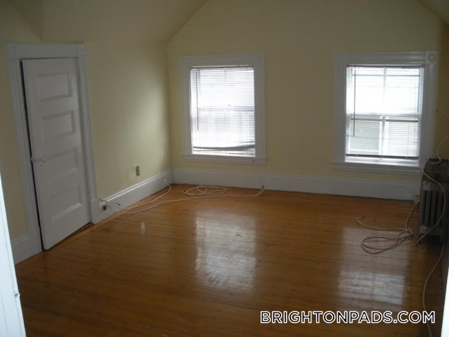 Boston - $2,500 /mo