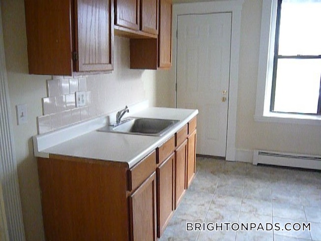 Boston - $4,200 /mo